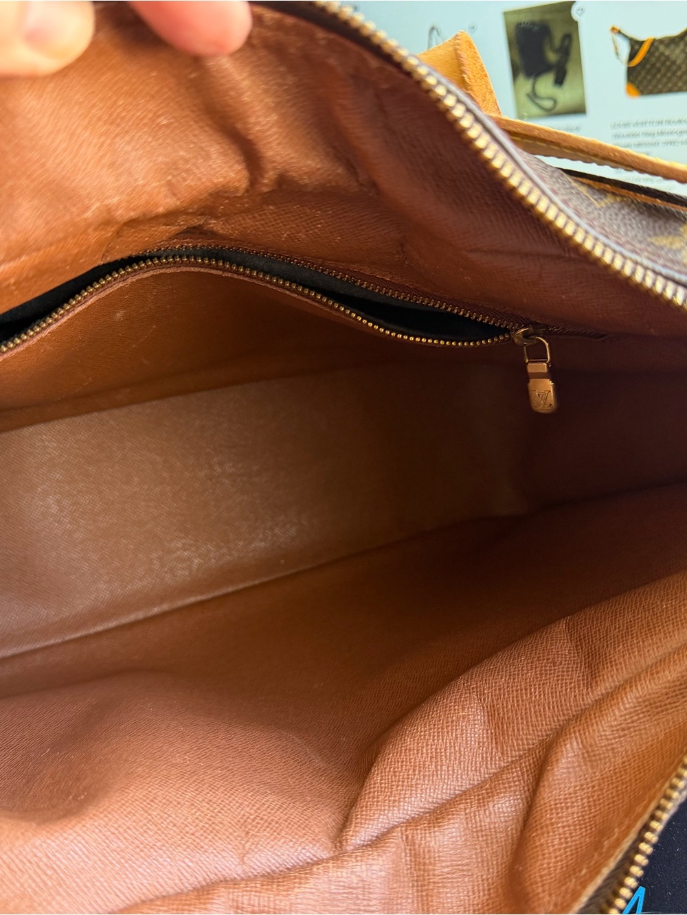 Louis Vuitton Brown Leather Interior Zip Pocket Shoulder Bag - Picture 4 of 16